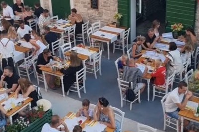 Oglas za posao: glavni kuhar,pomoćni kuhar.Za sezonski rad u restoranu, Vodice Hrvatska