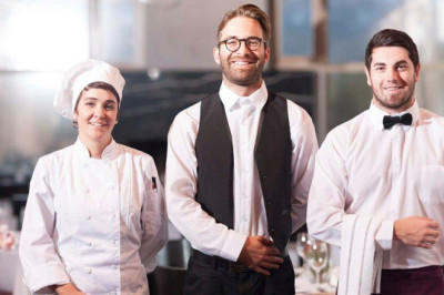 Zapošljavanje u ugostiteljstvu na hrvatskoj obali – Dalmacija (Trogir, Omiš, Split, otoci Vis, Brač, Hvar)