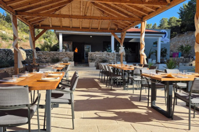 Amfora food and wine, Otok Šćedro: Trazimo sankera, konobara, servira, pomoc u kuhinji i na slatama